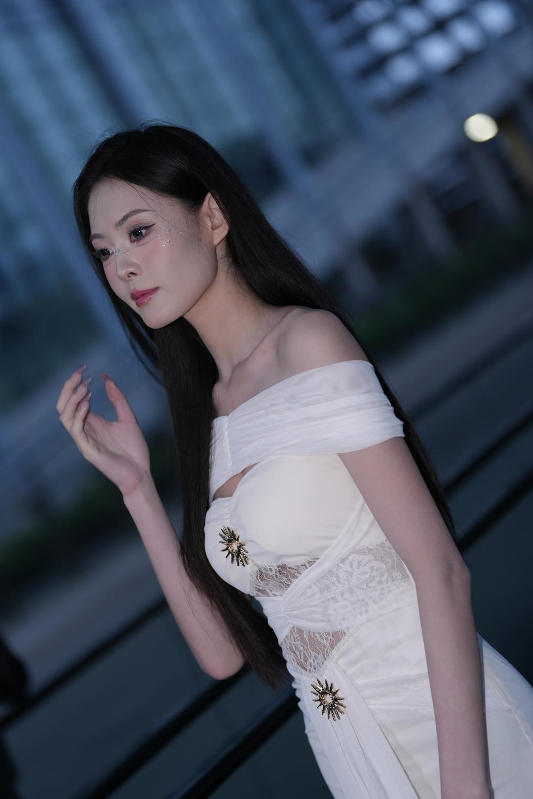 图片[4]-高挑 气质女神婷婷-图满多