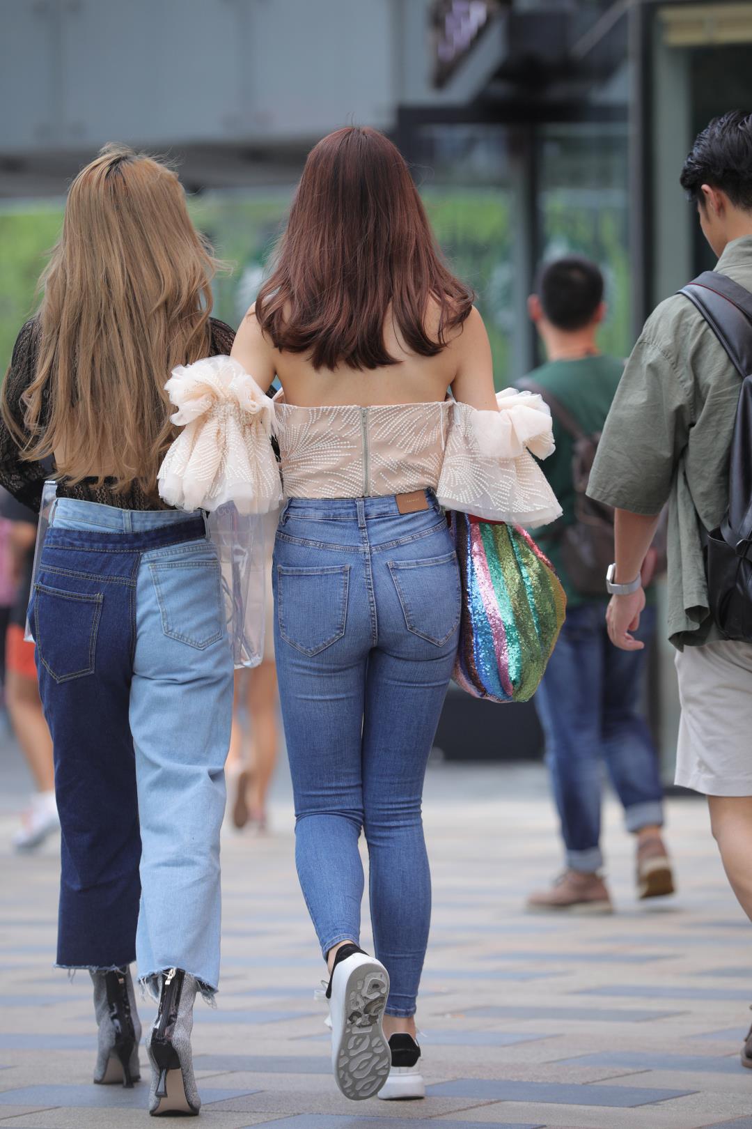 图片[3]-青春靓丽牛仔裤妹子-图满多