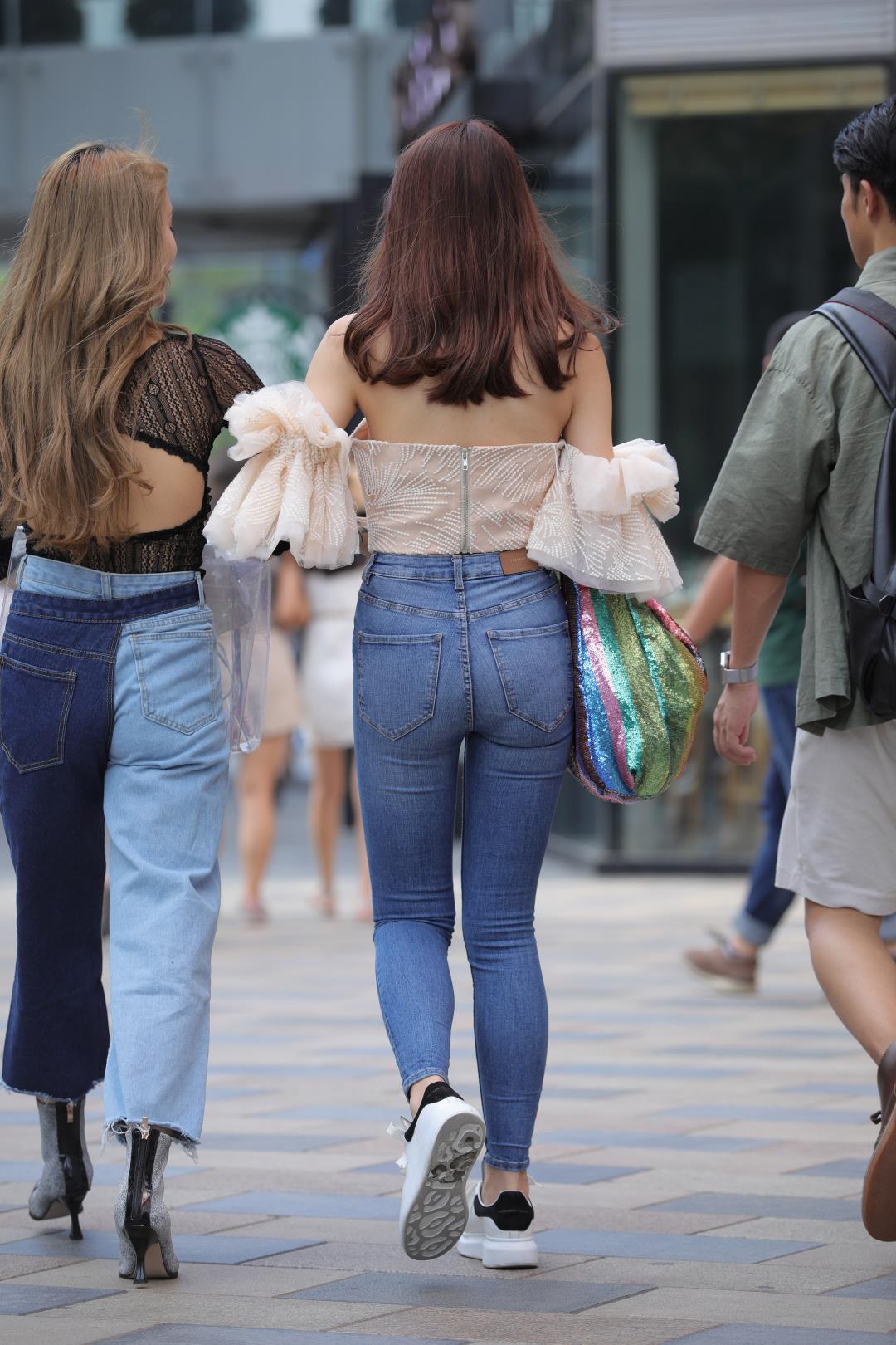 青春靓丽牛仔裤妹子-图满多