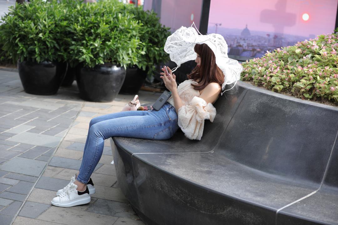 图片[7]-青春靓丽牛仔裤妹子-图满多