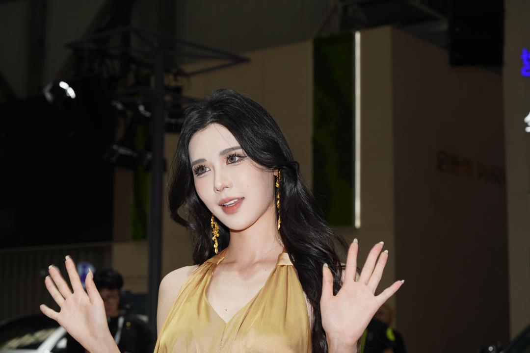 图片[2]-完美颜值女神桑桑crow-图满多