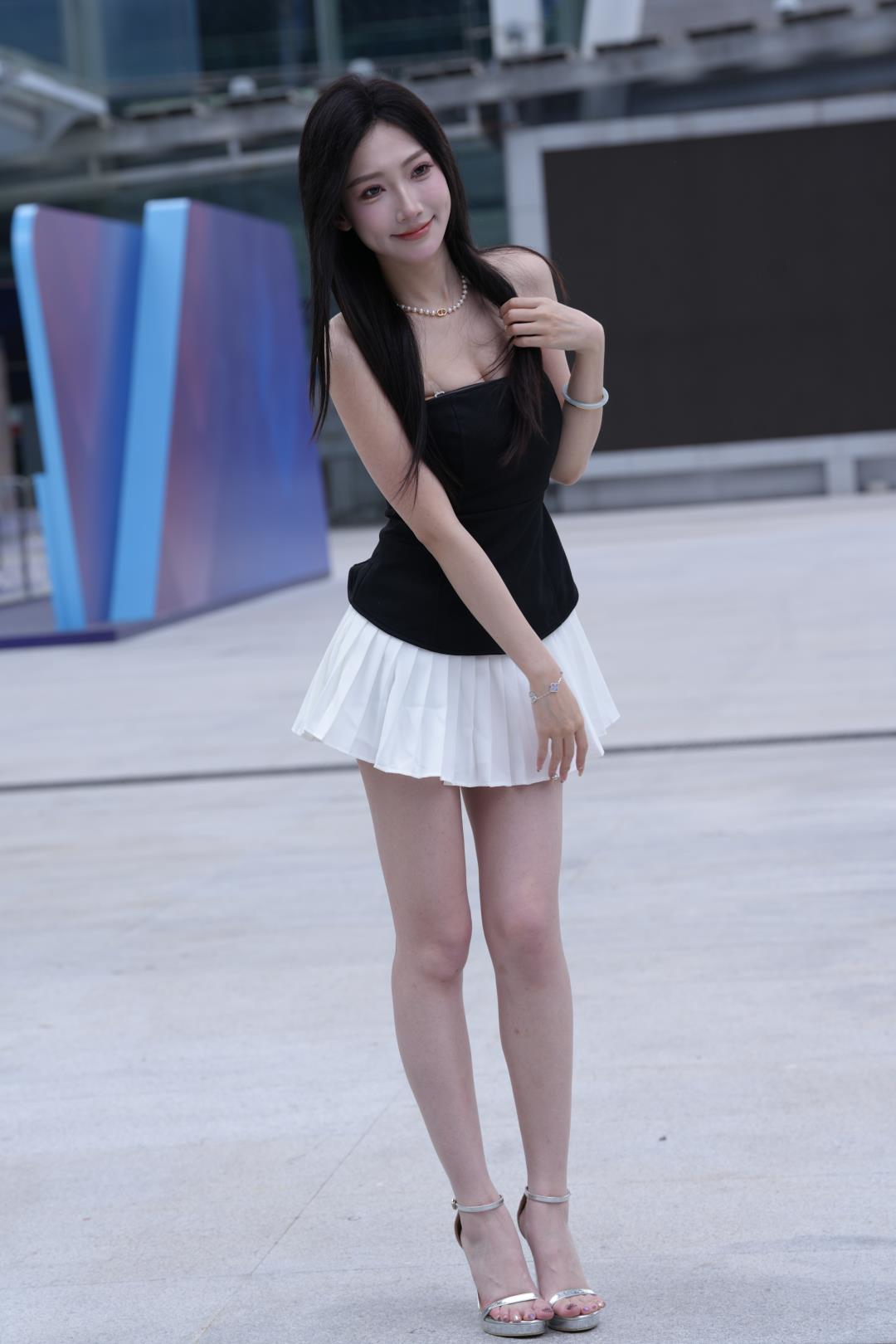 黑白搭配小瑞瑞(套图+视频)-图满多