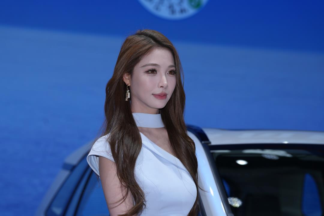 图片[4]-蓝色长裙小夏baby-图满多