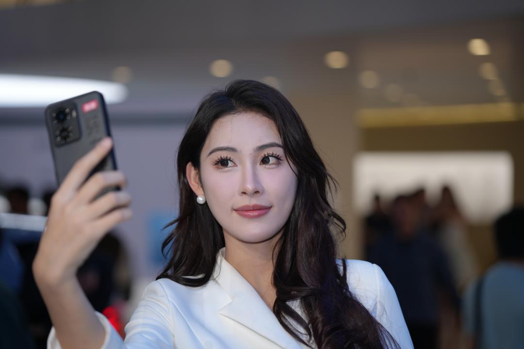 图片[7]-气质漂亮白色西装裙雨桐-图满多