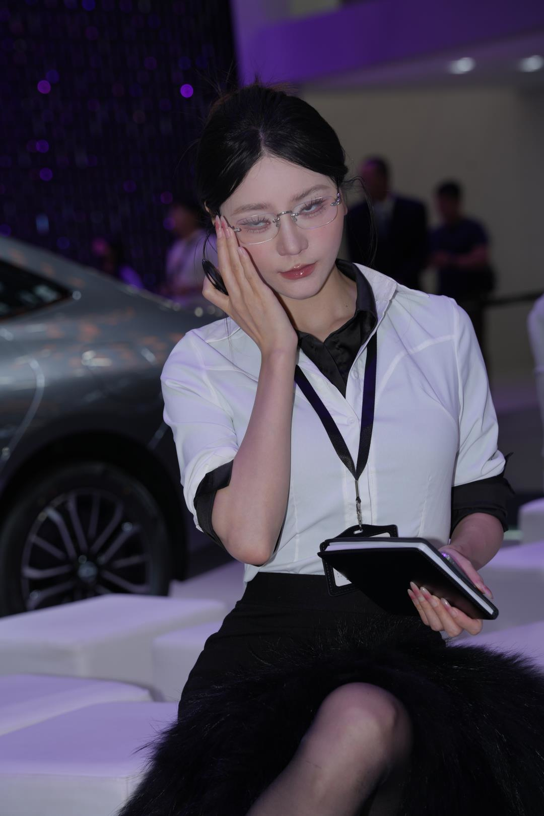 图片[2]-气质车模 黑白搭配你的小君-图满多