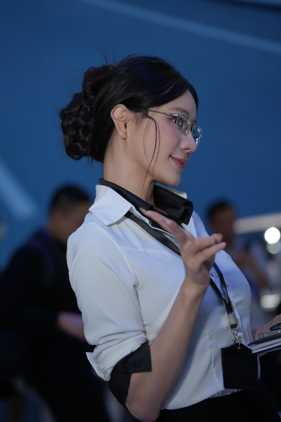 图片[4]-气质车模 黑白搭配你的小君-图满多