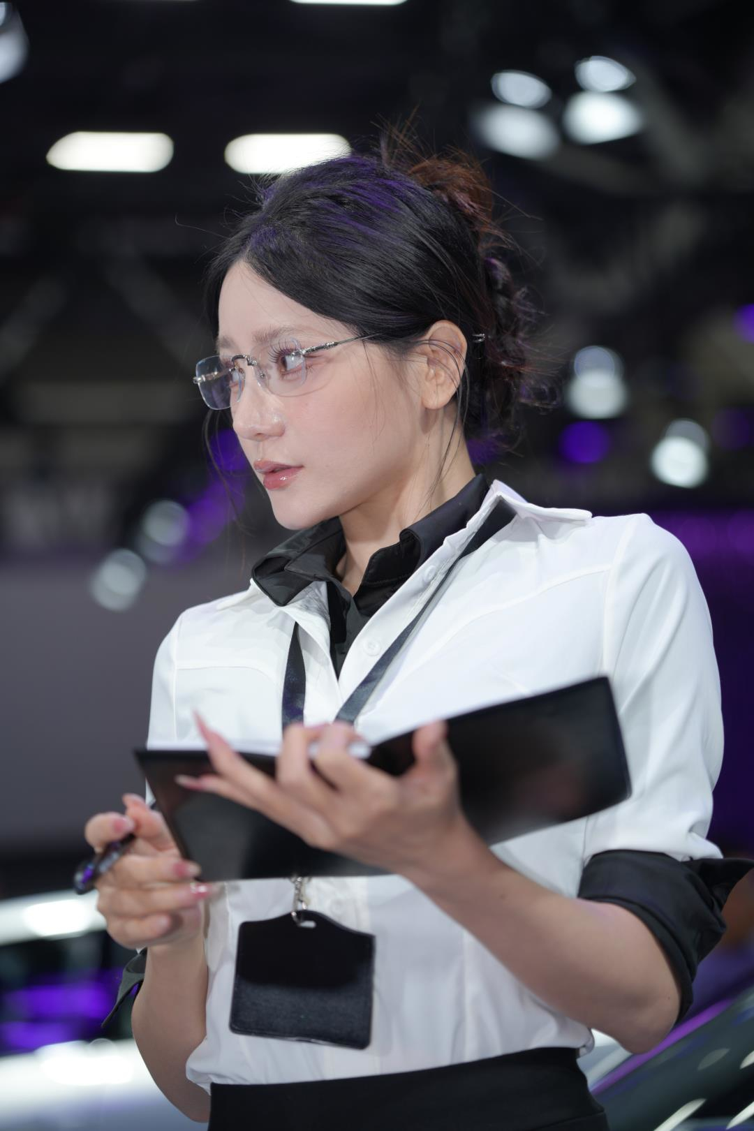 图片[7]-气质车模 黑白搭配你的小君-图满多