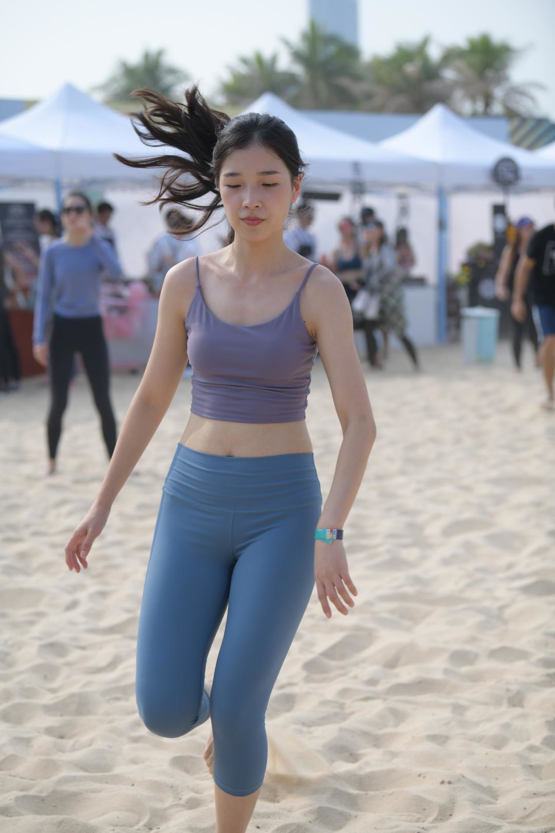 图片[7]-沙滩清秀瑜伽小妹-图满多