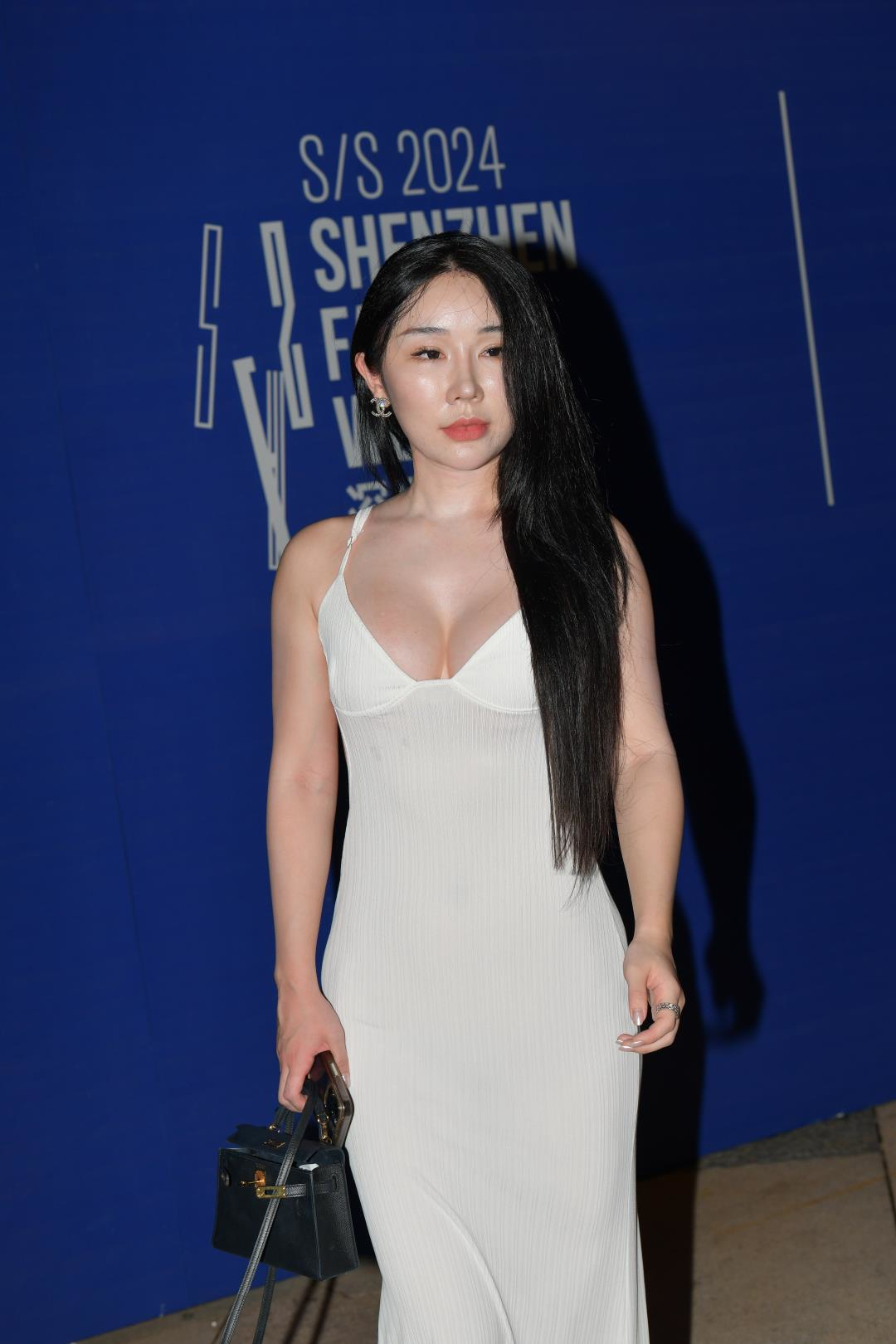 图片[8]-长裙性感丰满小姐姐-图满多