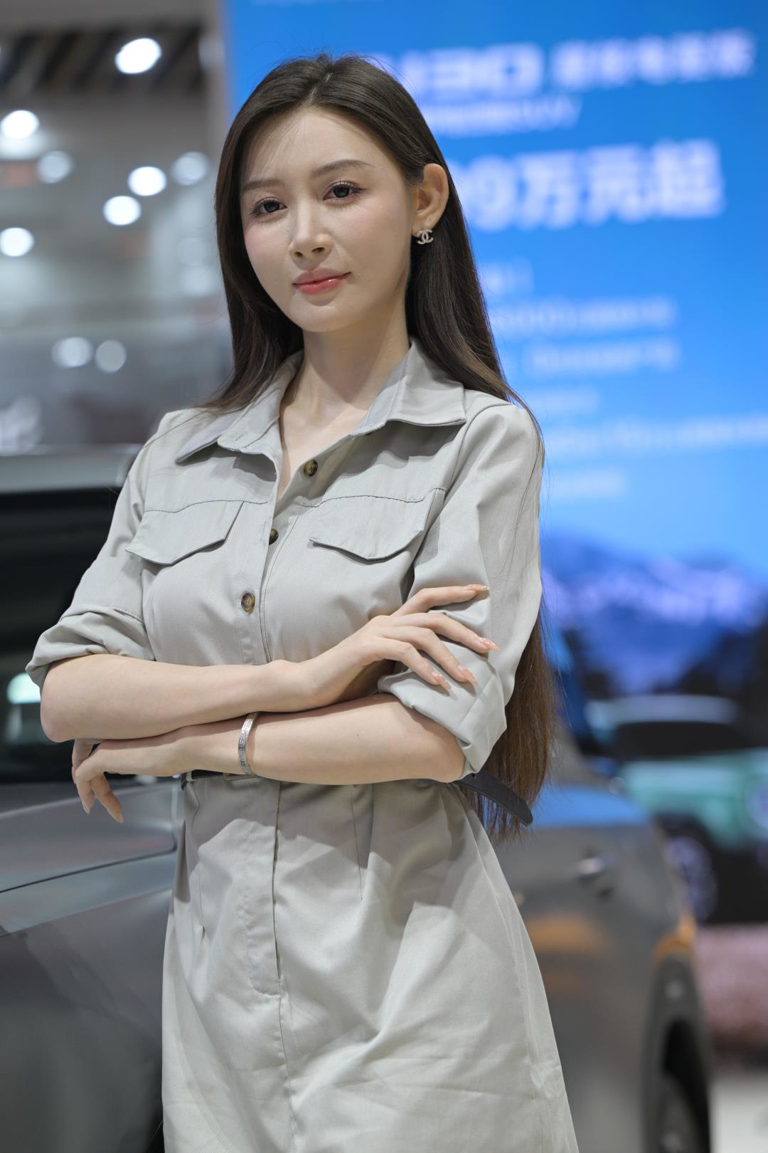 图片[6]-S级车模端庄大气-图满多