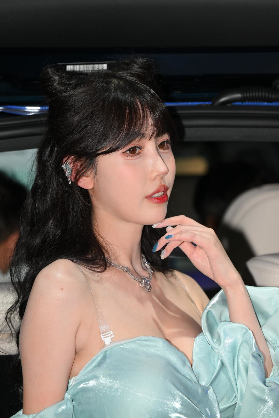 图片[6]-香肩微露 气质模特-图满多