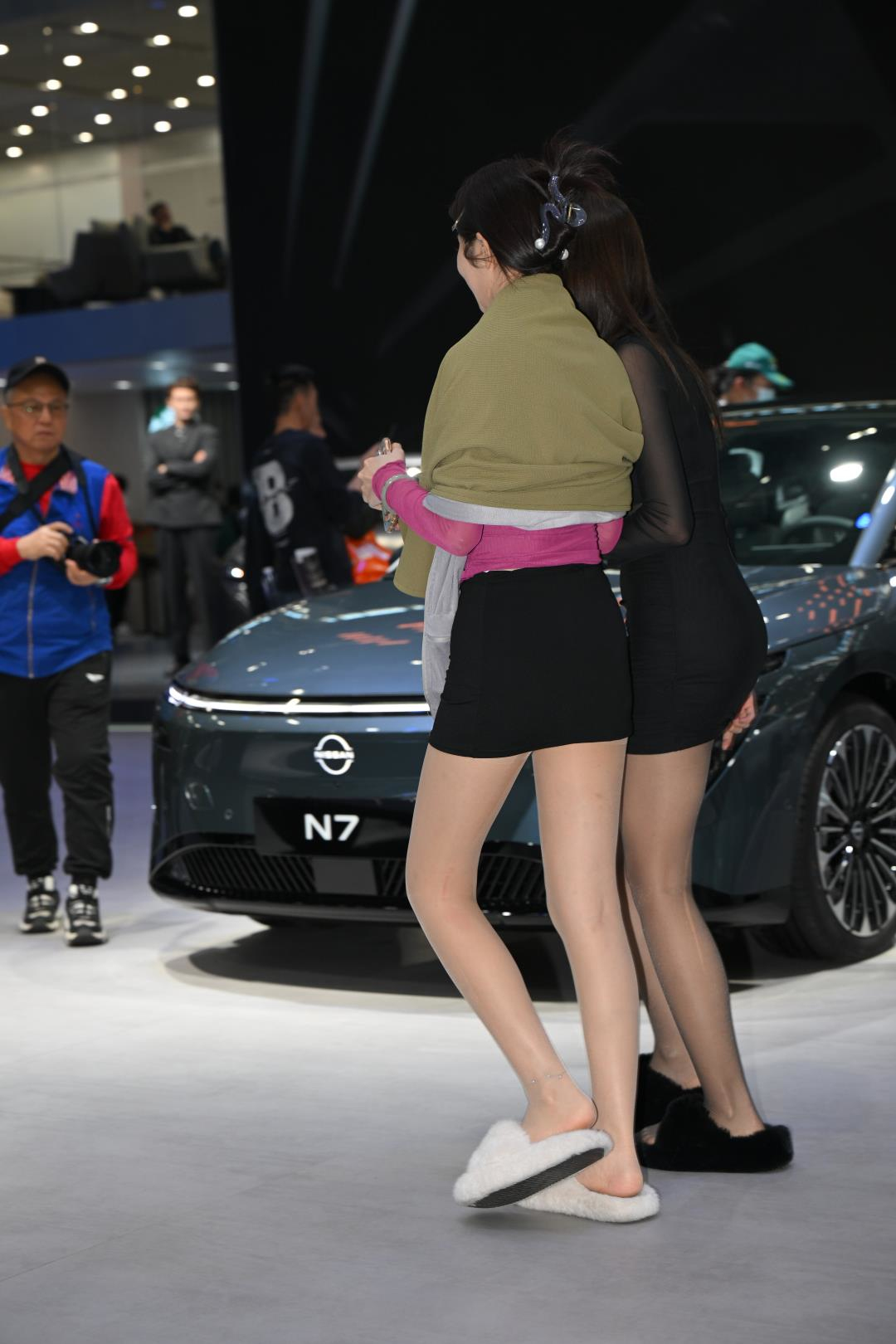 图片[2]-展会 一波丝袜网红模特-图满多