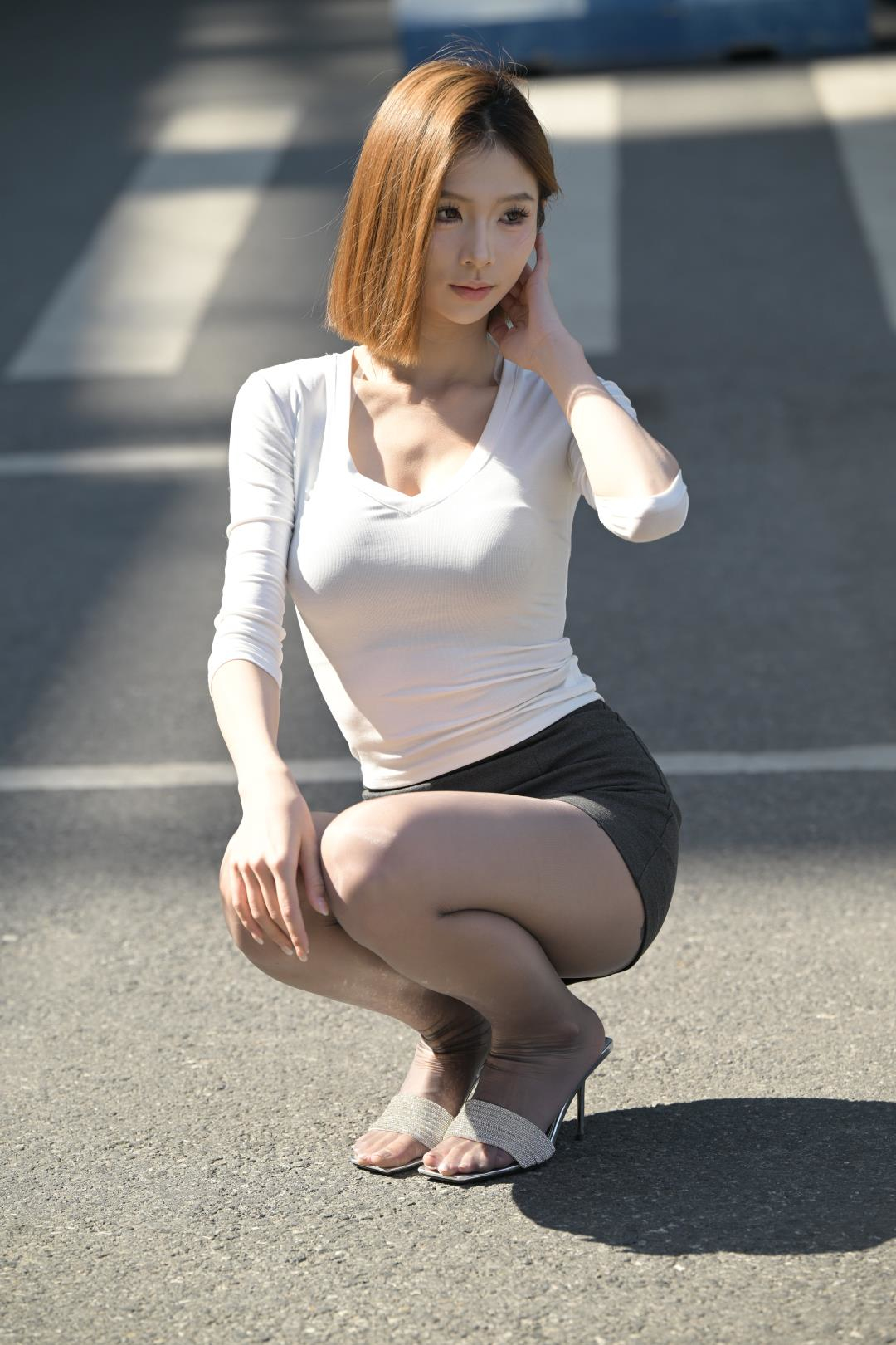 图片[3]-高挑大长腿 超短包臀裙亮丝美腿-图满多