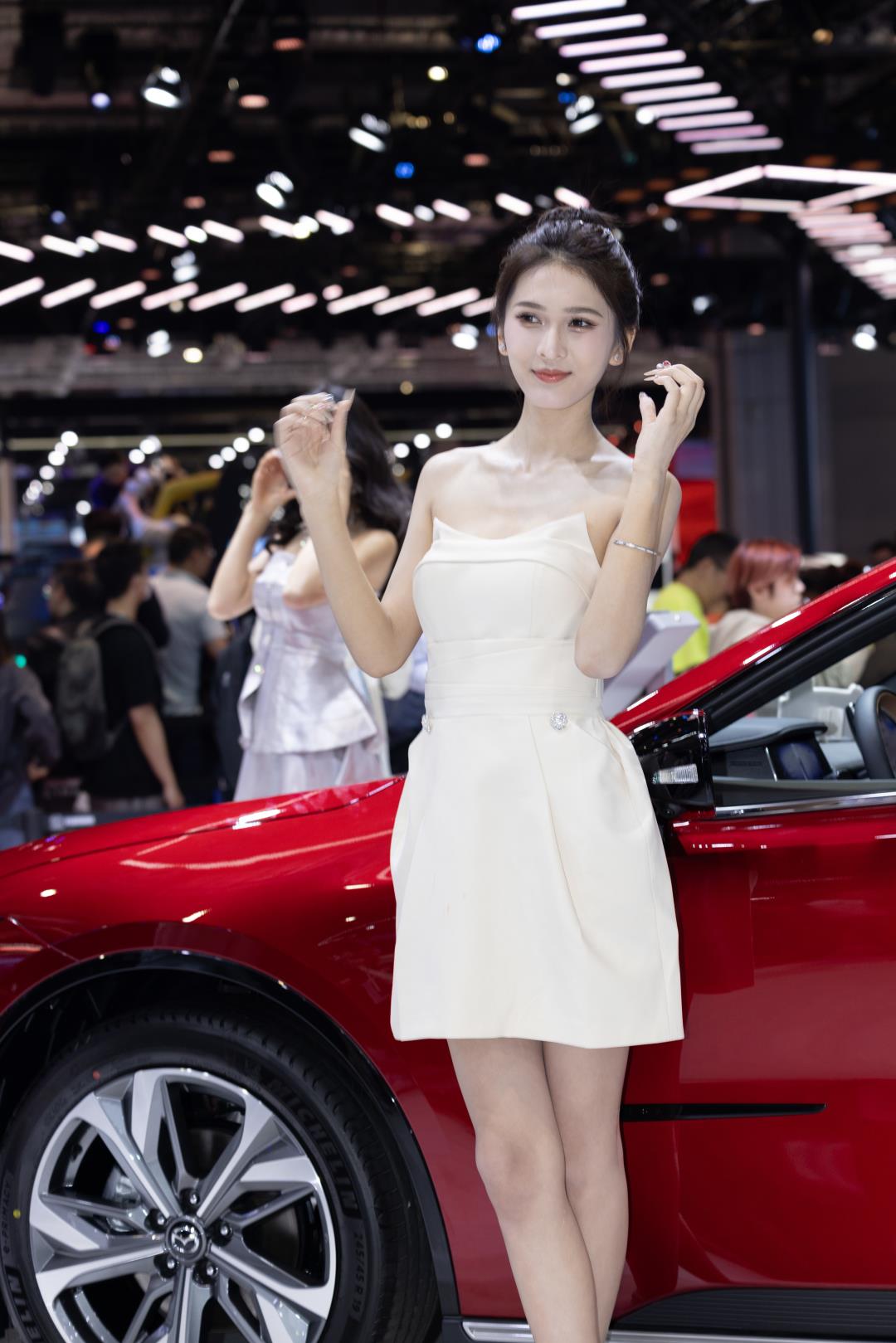 图片[4]-御姐车模蔡悦女神-图满多